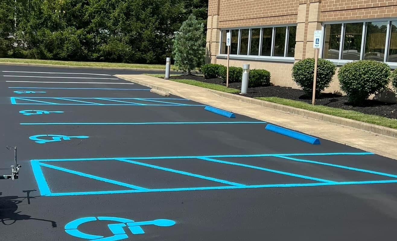 Choosing the Right Contractor for Parking Lot Striping for Shopping Centers Jackson MS