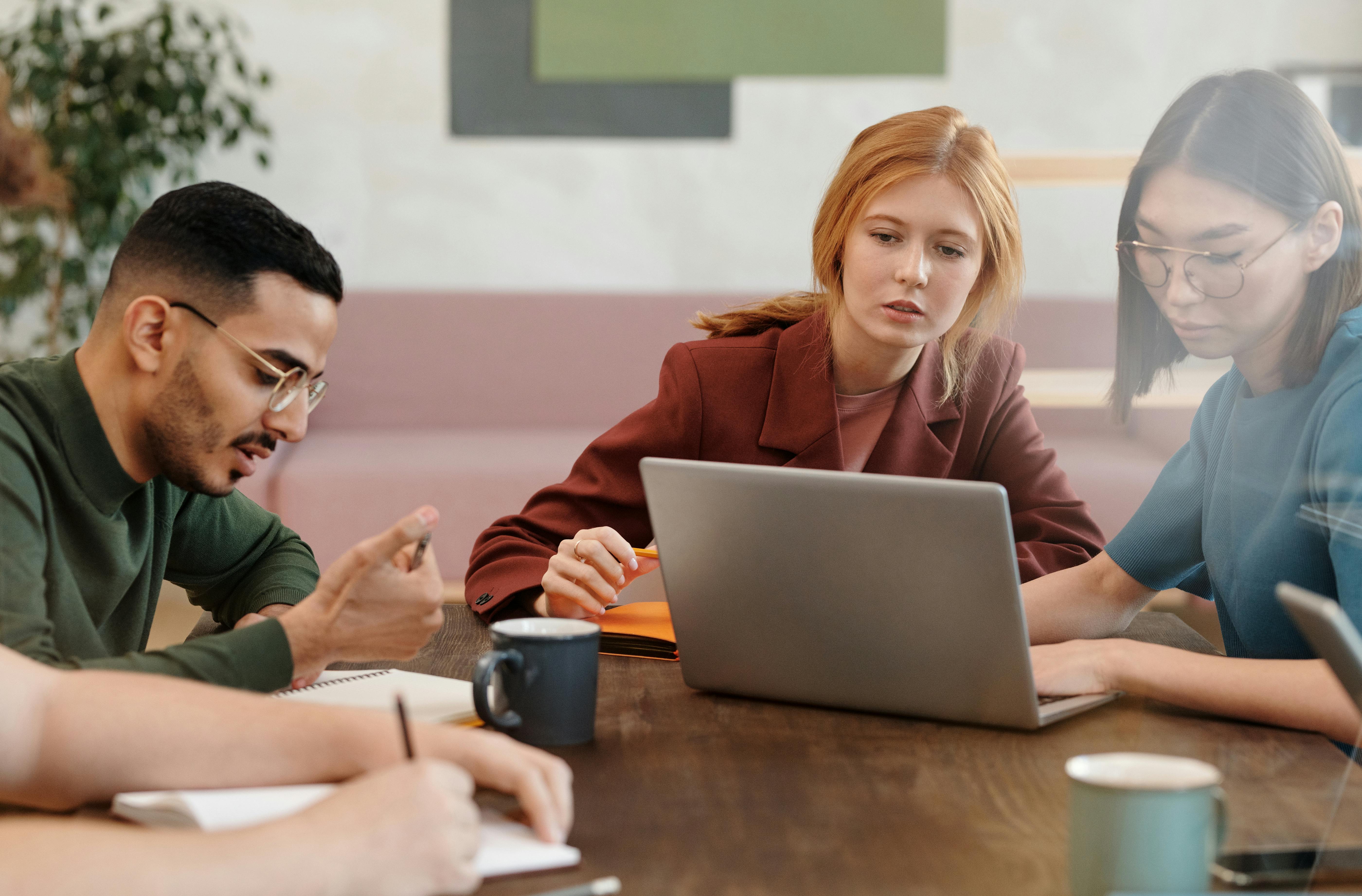 Hubspot CRM Free Reviews: What Businesses Are Saying