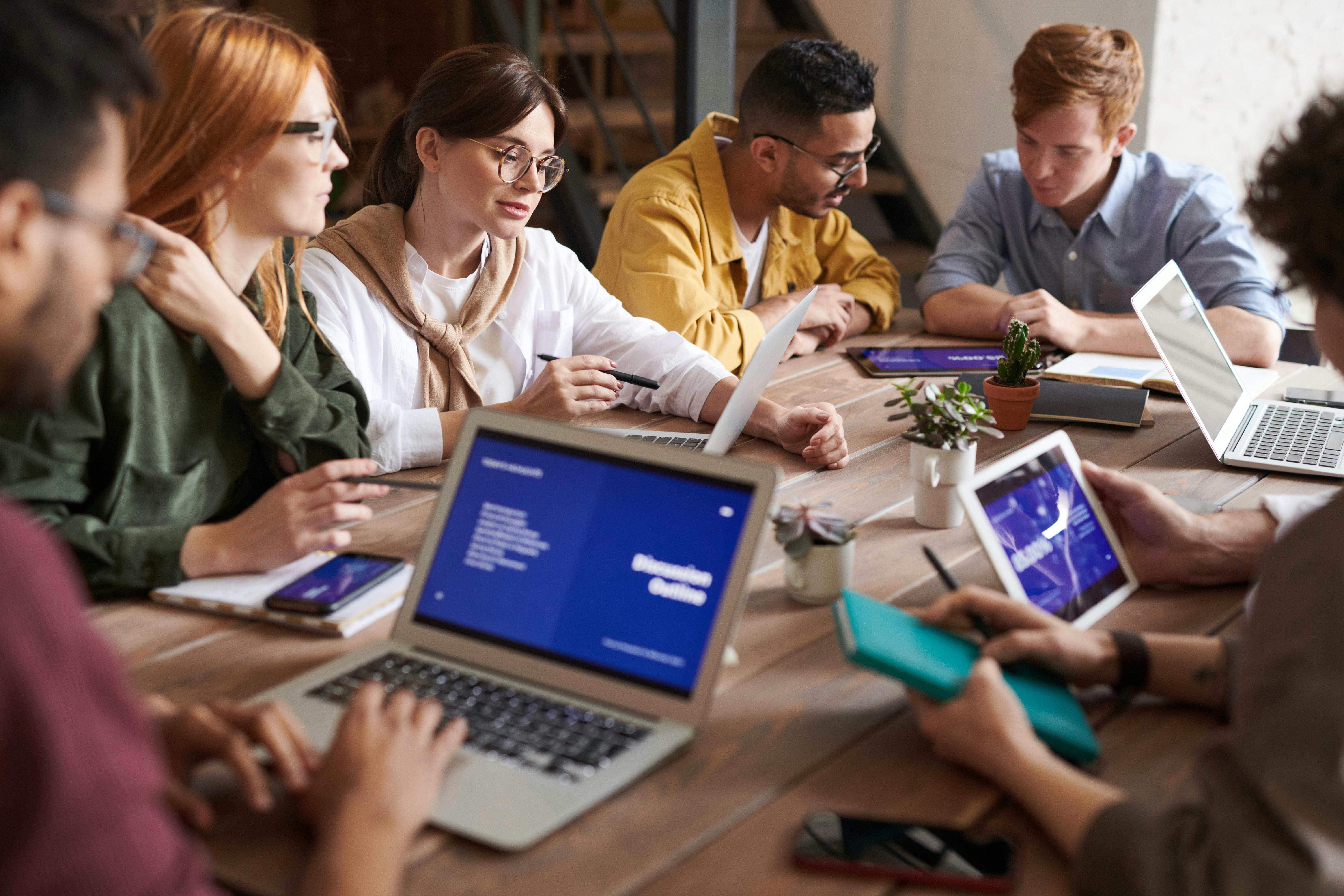 Safety chat platforms That Deliver Real-Time Safety Intelligence
